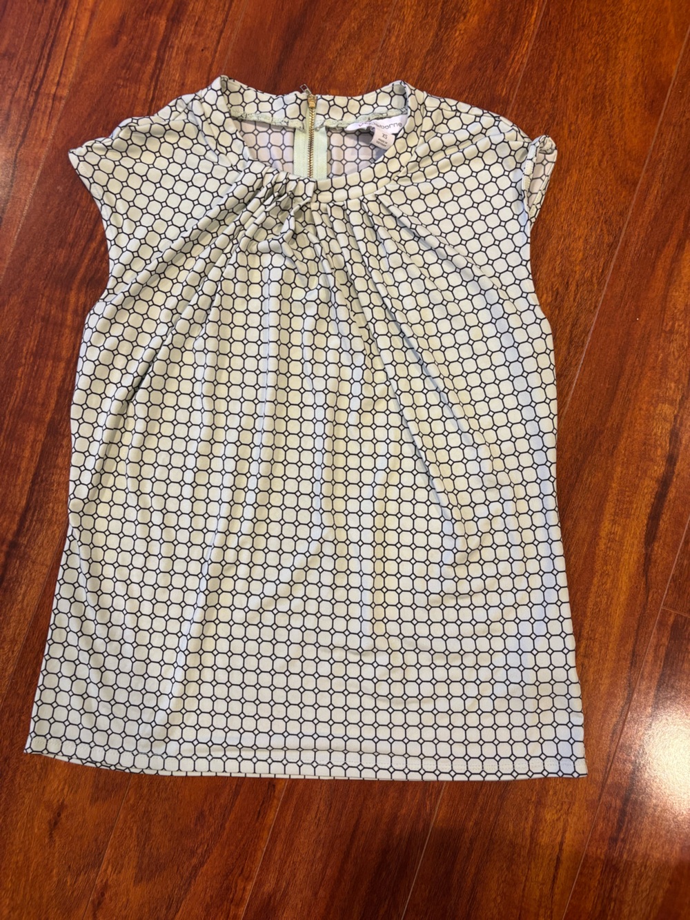 Liz Claiborne Light Green Top with Black Geometric Print